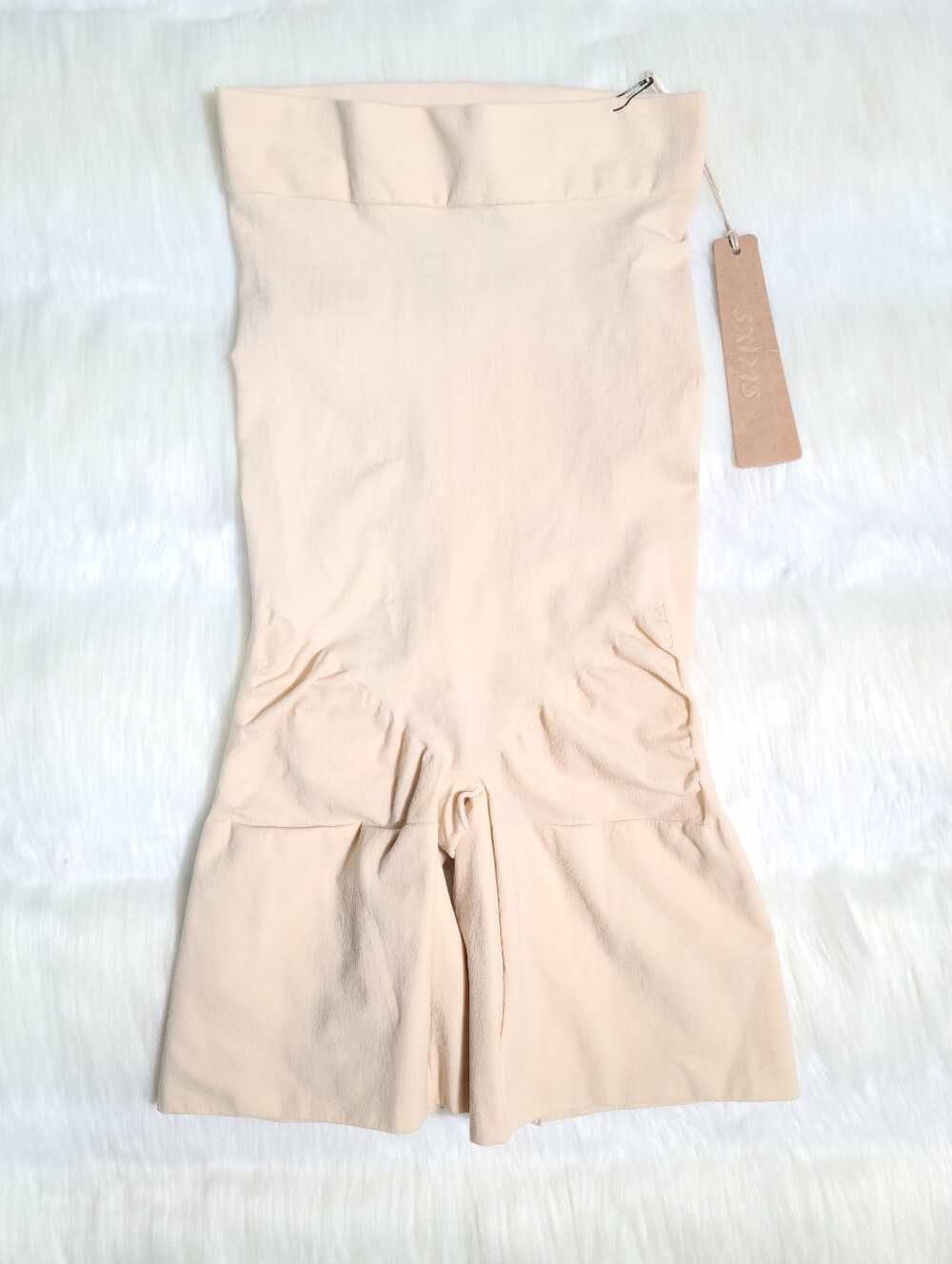 SKIMS Sheer Seamless Mid Thigh Shorts Sand Women Medium NEW